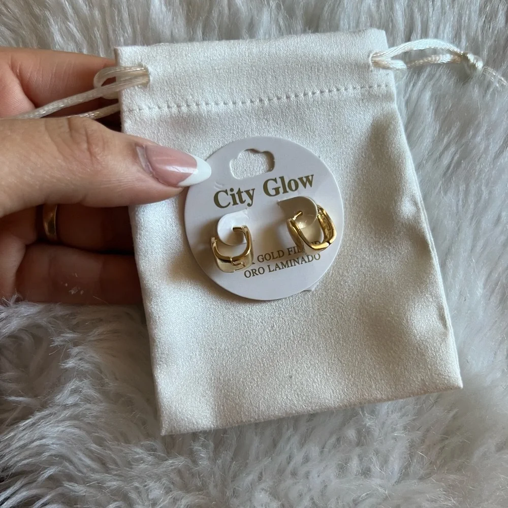 NWT City Glow 18K Gold Filled Earrings - Picture 1 of 4